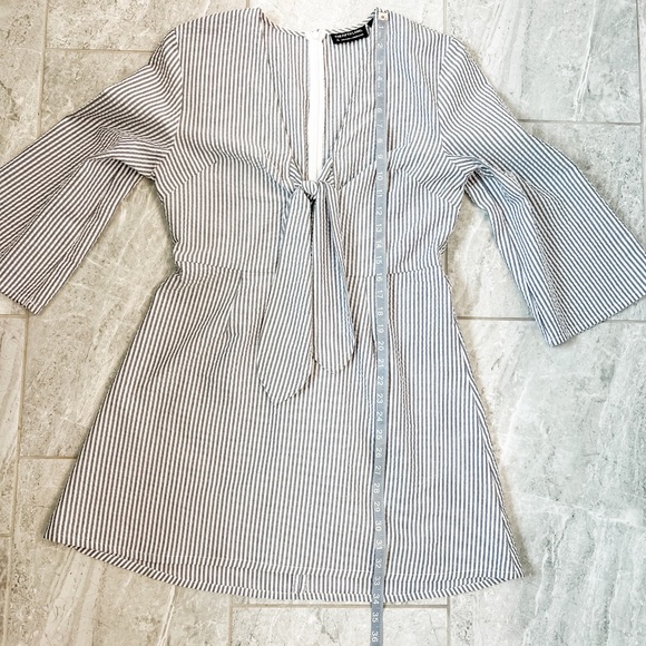 The Fifth Label Devotion Gray White Seersucker V Neck Dress Size XL - Picture 9 of 10